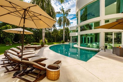 Luxury Villa Photo #3
