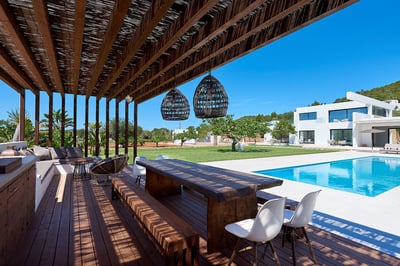 Luxury Villa Photo #4