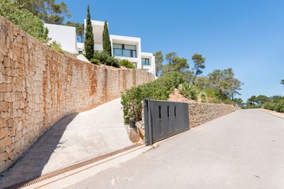 Luxury Villa Photo #9