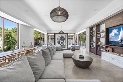 Luxury Villa Photo #21