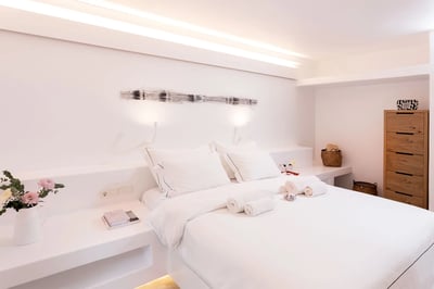 Luxury Villa Photo #24