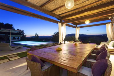 Luxury Villa Photo #23