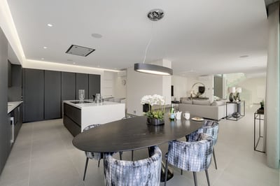 Luxury Villa Photo #13