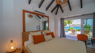 Luxury Villa Photo #37