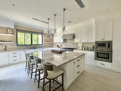 Luxury Villa Photo #17
