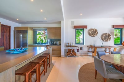 Luxury Villa Photo #28