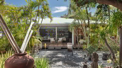 Luxury Villa Photo #25