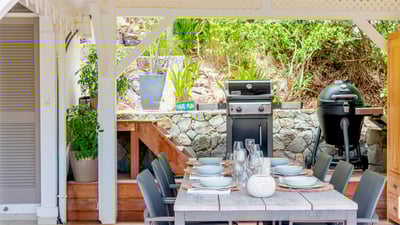 Kitchen & Dining Area