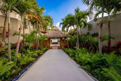 Luxury Villa Photo #33