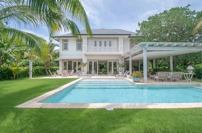 Luxury Villa Photo #3