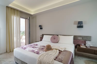 Luxury Villa Photo #30