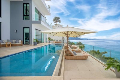 Luxury Villa Photo #17