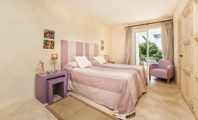 Luxury Villa Photo #28