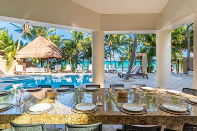 Luxury Villa Photo #18