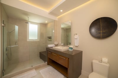 Luxury Villa Photo #37