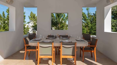 Luxury Villa Photo #13