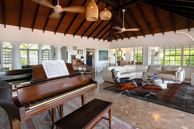 Luxury Villa Photo #25