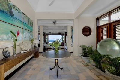 Luxury Villa Photo #13