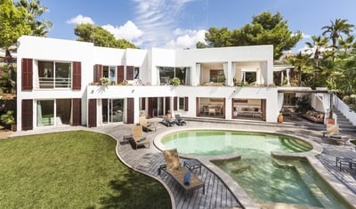 Luxury Villa Photo #2