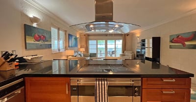 Luxury Villa Photo #4