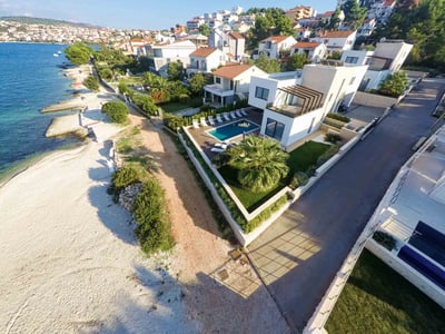 Luxury Villa Photo #2