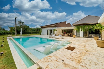 Luxury Villa Photo #2