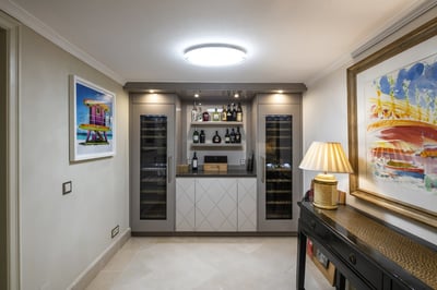 Luxury Villa Photo #14