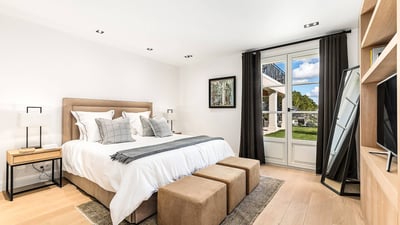 Luxury Villa Photo #12