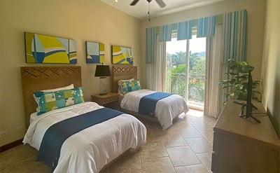 Luxury Villa Photo #13