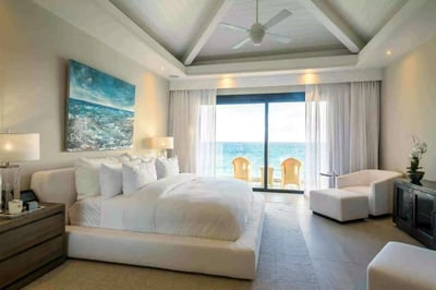 Luxury Villa Photo #17