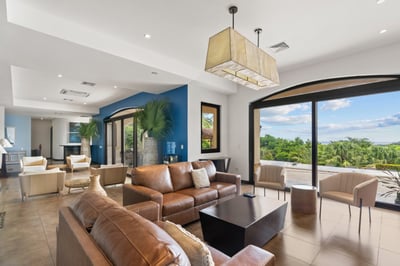 Luxury Villa Photo #20