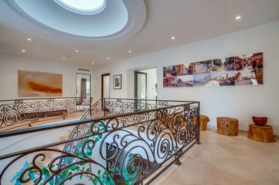 Luxury Villa Photo #24