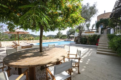 Luxury Villa Photo #3