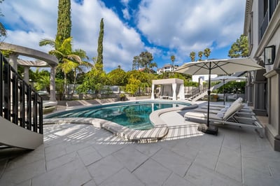 Luxury Villa Photo #2