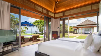 Luxury Villa Photo #17