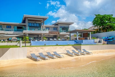 Luxury Villa Photo #3