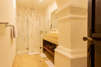 Luxury Villa Photo #30