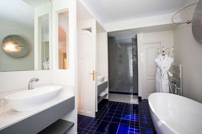 Luxury Villa Photo #16