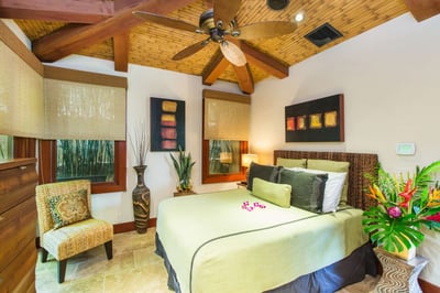 Luxury Villa Photo #43