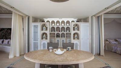 Kitchen & Dining Area