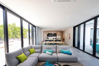 Luxury Villa Photo #18