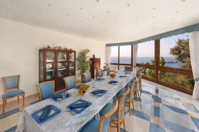 Luxury Villa Photo #11