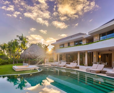Luxury Villa Photo #3