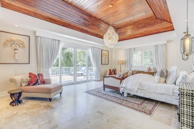 Luxury Villa Photo #25