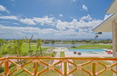Luxury Villa Photo #4