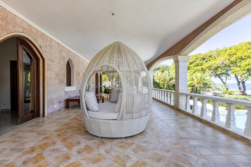 Colonial Beach Villa