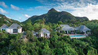 Luxury Villa Photo #6