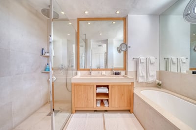 Luxury Villa Photo #13