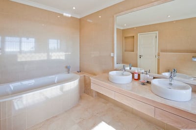 Luxury Villa Photo #17