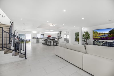 Luxury Villa Photo #16